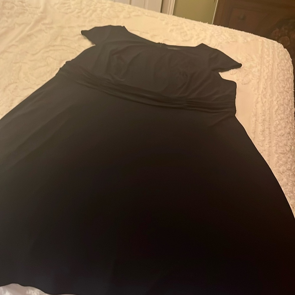 Dress - Picture 4 of 11